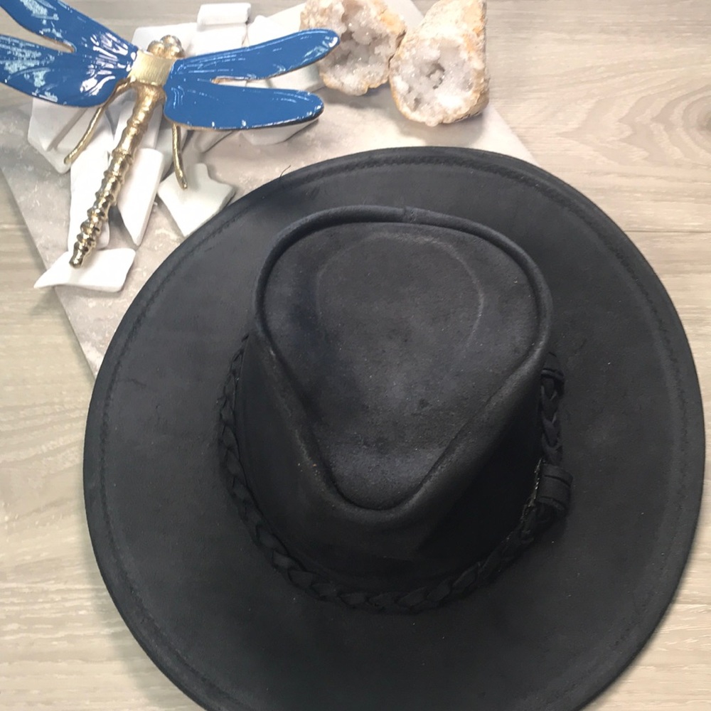 Minnetonka Classic Black Hat with Braided Accent